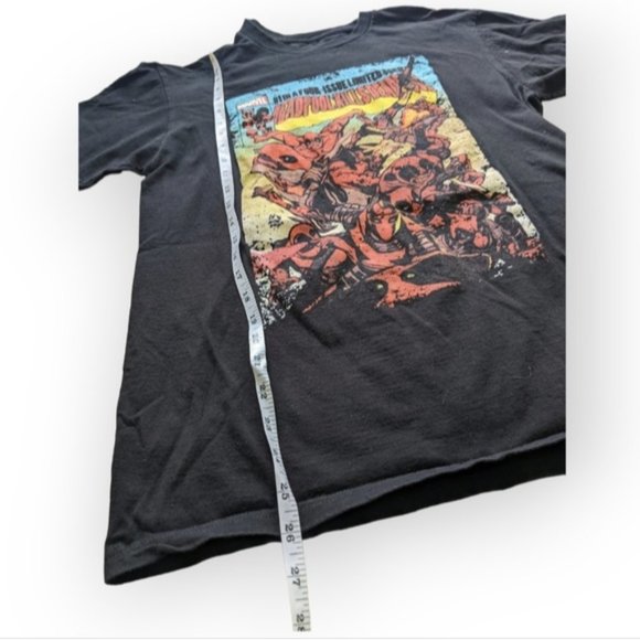 Marvel sides of deadpool comic book shirt medium - Picture 3 of 5